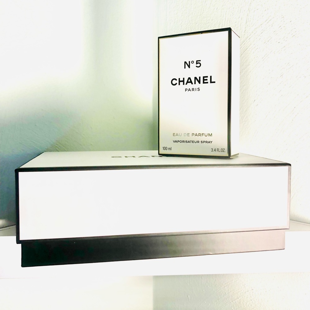 Chanel boxes (2) - Picture 2 of 2